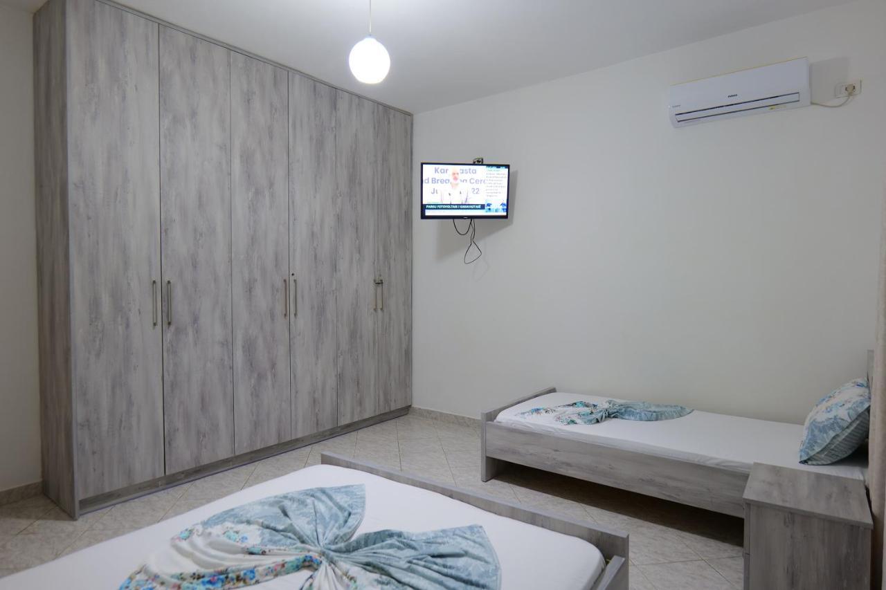 Hotel Panorama Piqeras Luaran gambar