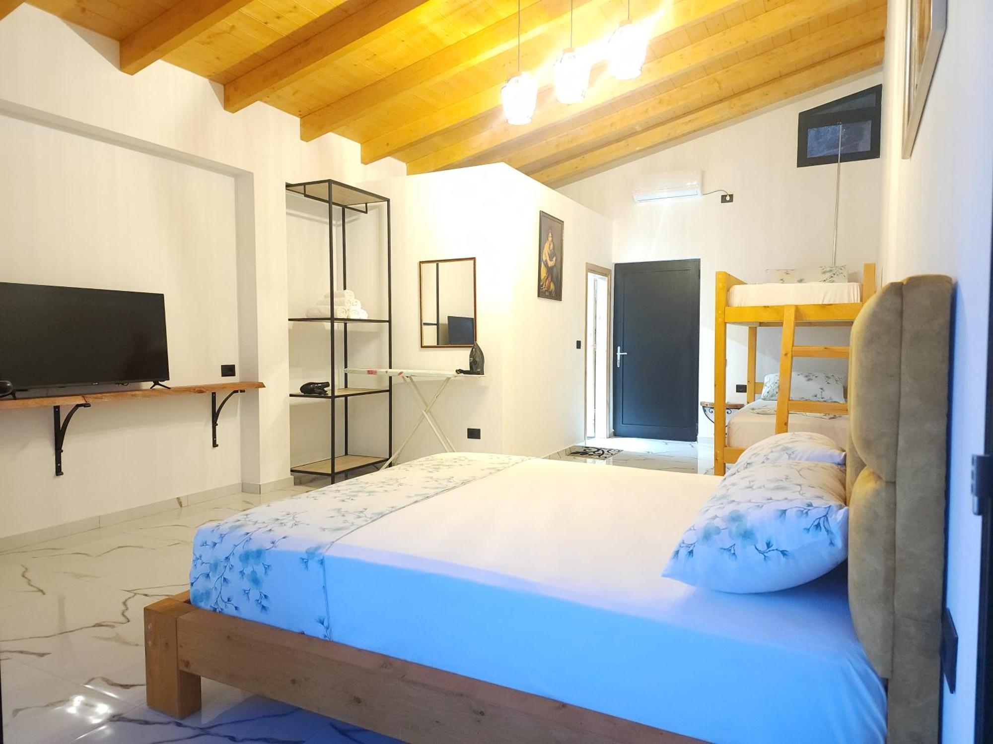 Hotel Panorama Piqeras Luaran gambar